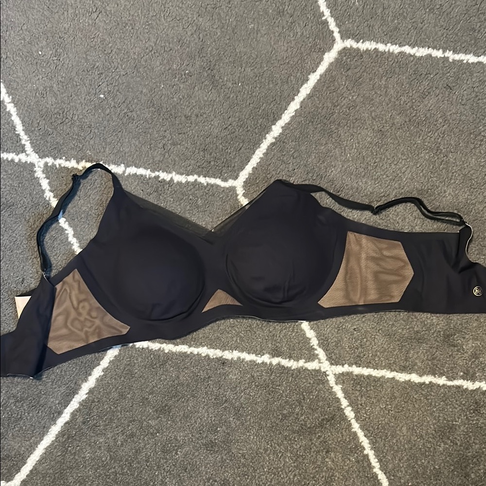 Honeylove Black Wireless Bra with Adjustable Straps